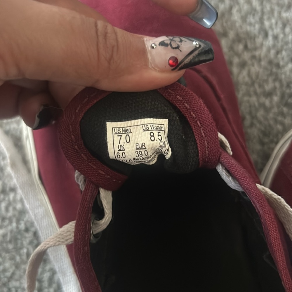 Dark red vans - Picture 3 of 7